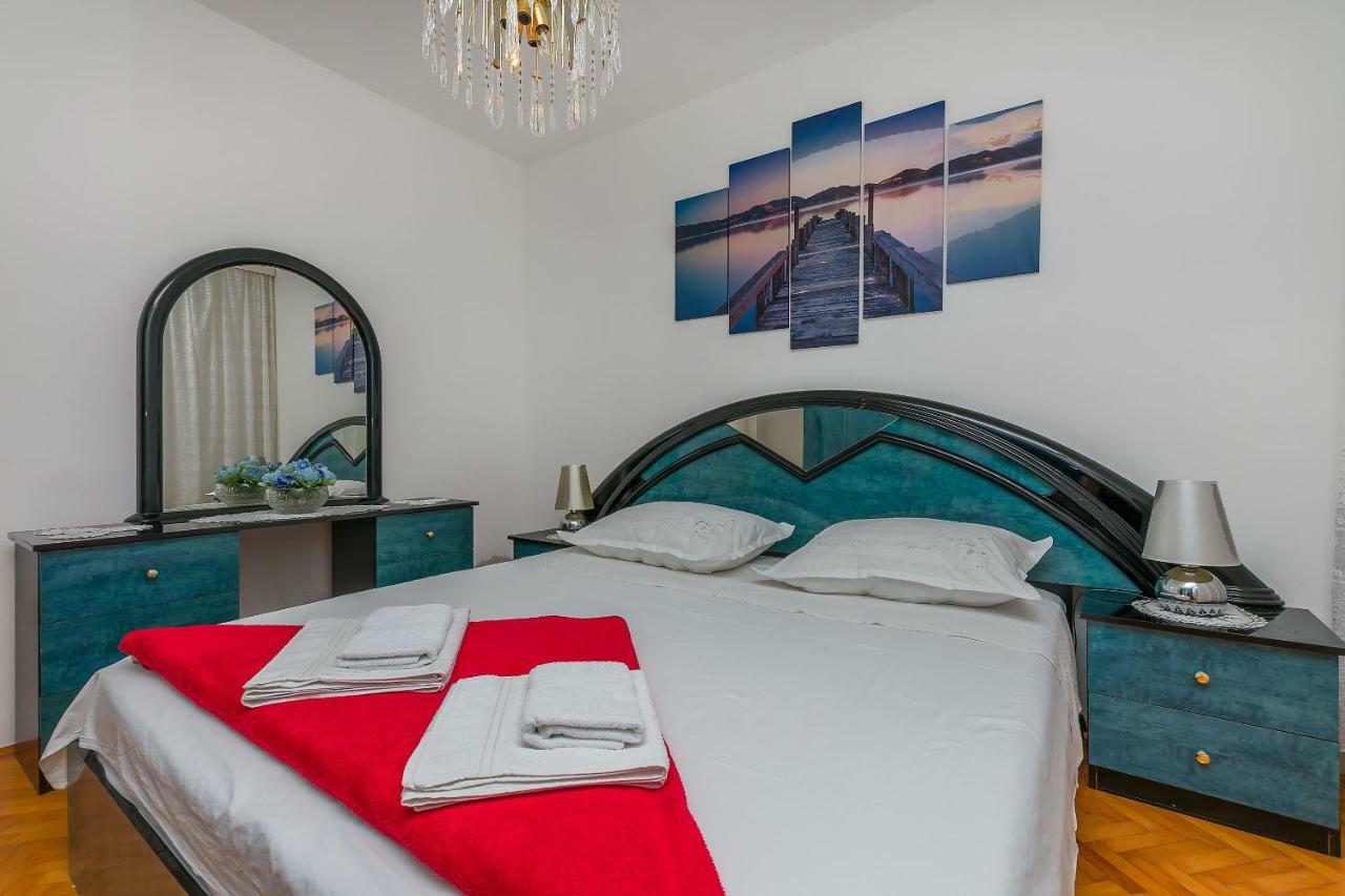 Apartment Marijana Omiš Buitenkant foto