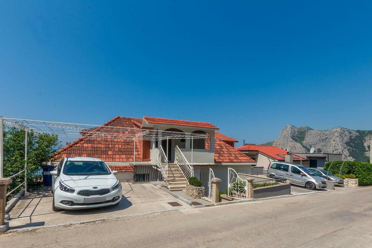 Apartment Marijana Omiš Buitenkant foto